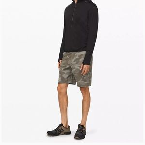 Lululemon Men’s THE short 9” liner size Small camo
